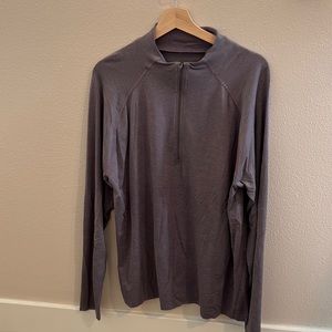 Lululemon Men’s pullover